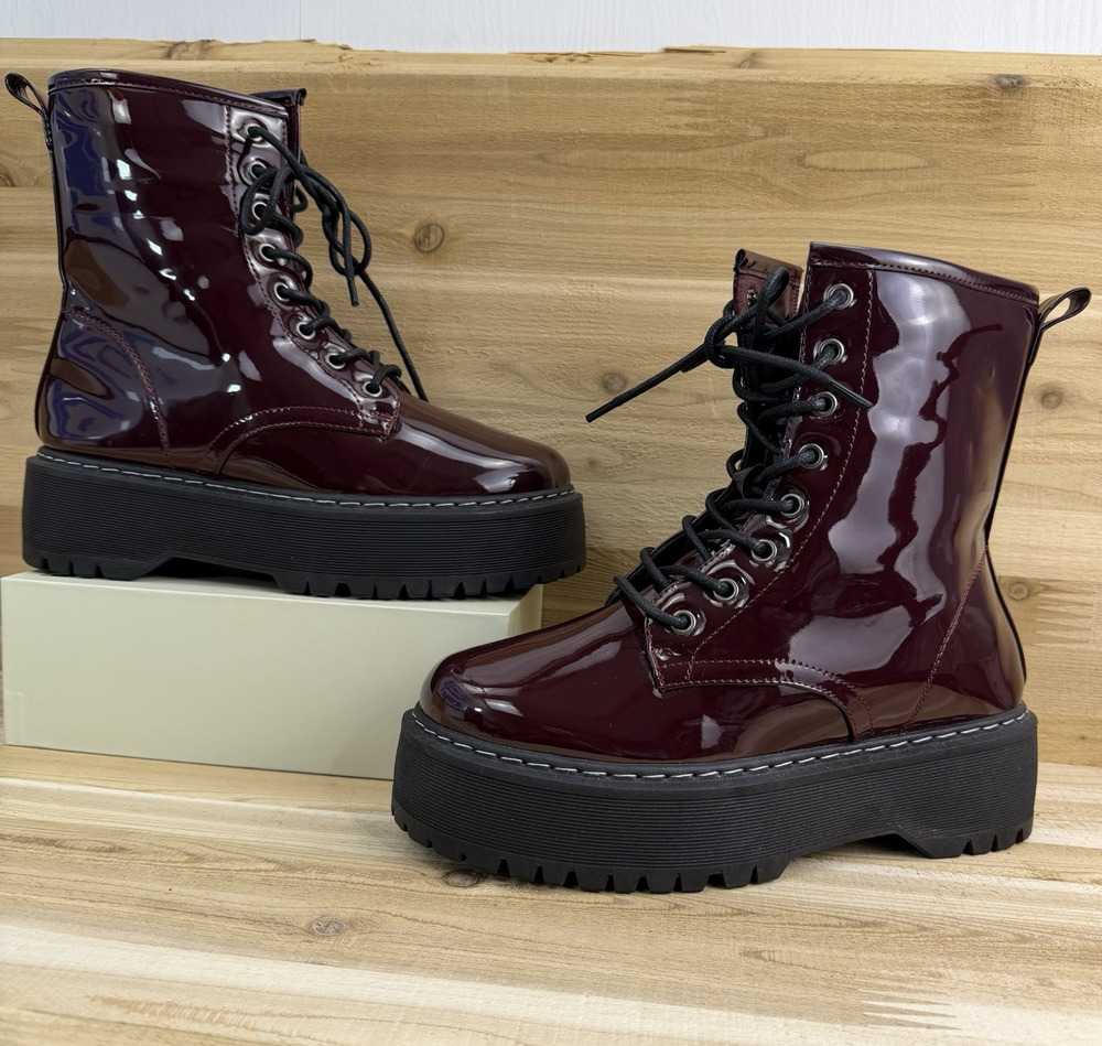 Forever Lace-Up Combat Moto Ankle Boots Booties Low Block Heel Wo’s Size 9
